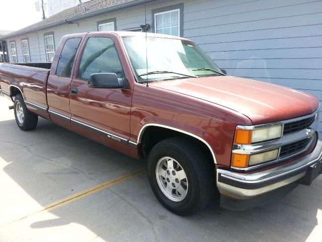 Chevrolet C1500 1998 photo 2