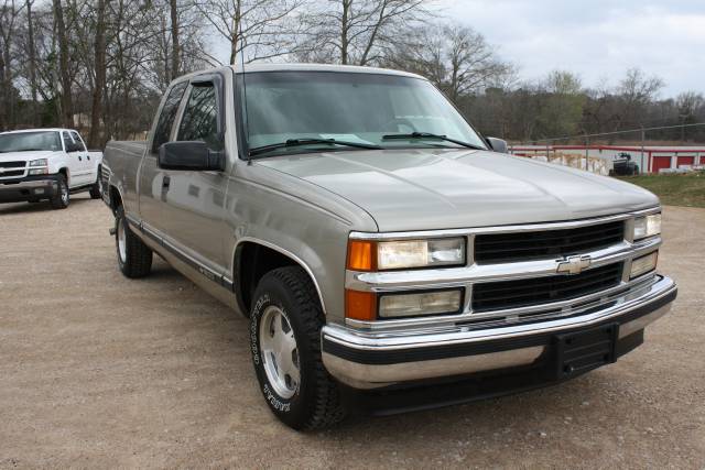 Chevrolet C1500 1999 photo 2