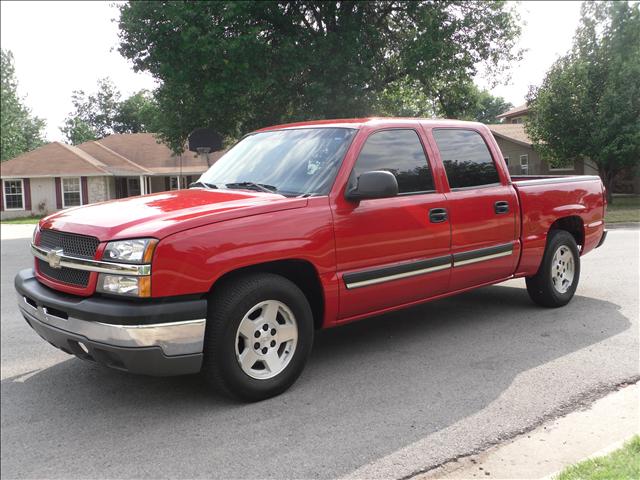 Chevrolet C1500 2004 photo 2