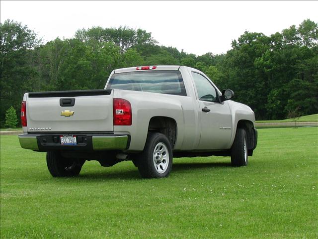 Chevrolet C1500 2009 photo 2