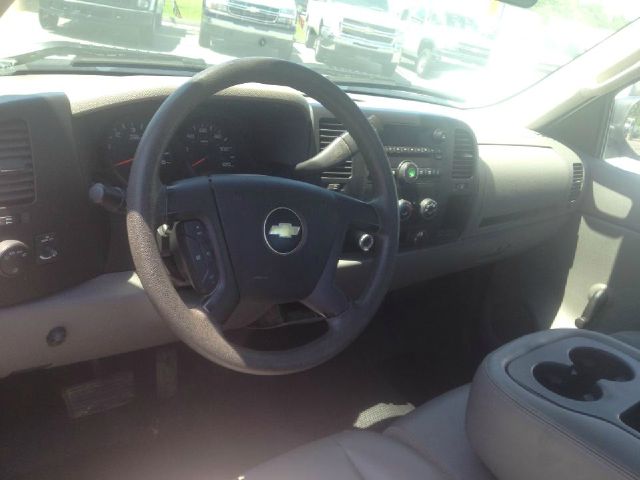 Chevrolet C1500 2009 photo 2