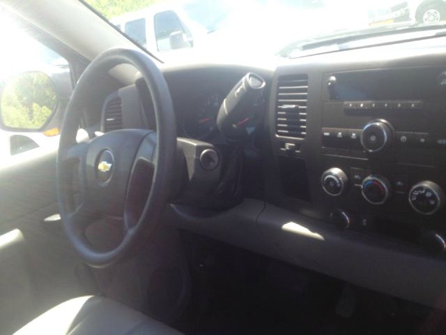 Chevrolet C1500 2012 photo 4