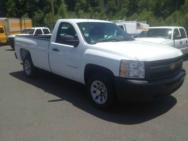Chevrolet C1500 2012 photo 2