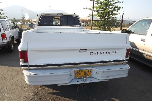 Chevrolet C20 1984 photo 2