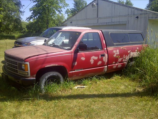 Chevrolet C2500 1989 photo 2