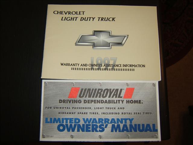 Chevrolet C2500 1997 photo 2