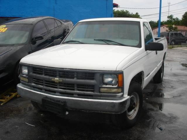 Chevrolet C2500 2000 photo 1