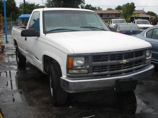 Chevrolet C2500 2000 photo 2