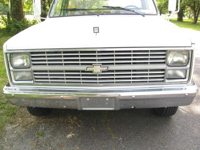 Chevrolet C30 1984 photo 1