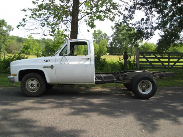 Chevrolet C30 1984 photo 2