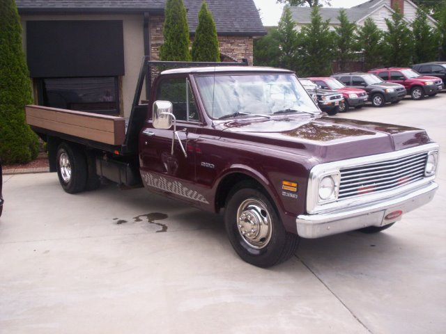 Chevrolet C3500 1969 photo 2