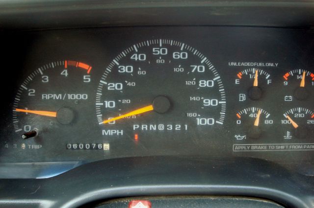 Chevrolet C3500 1995 photo 2
