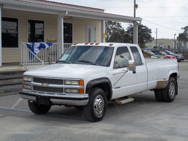 Chevrolet C3500 4dr Sdn Auto GLS w/XM Unspecified