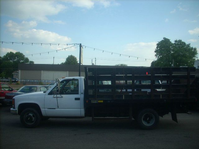 Chevrolet C3500 Lariat 4D Crew Cab Truck Flatbeds