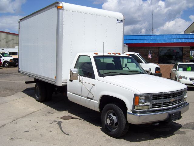 Chevrolet C3500 1999 photo 2