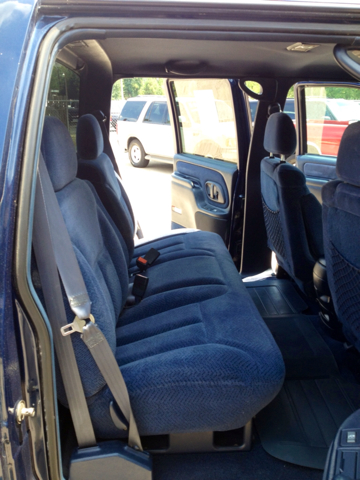 Chevrolet C3500 1999 photo 2