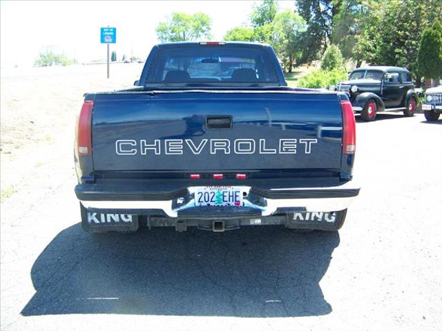 Chevrolet C3500 1999 photo 16