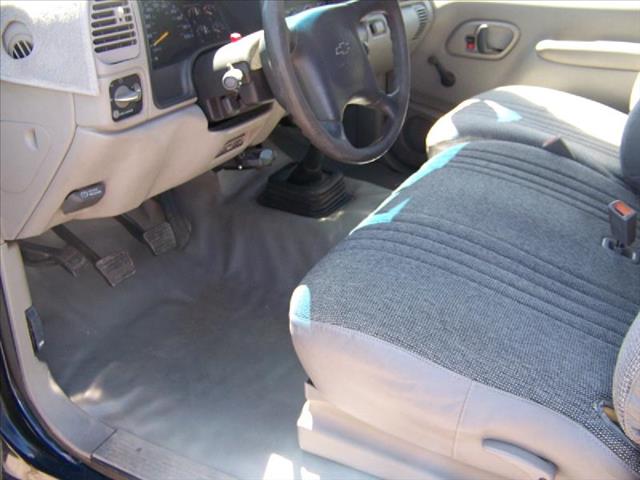 Chevrolet C3500 1999 photo 17
