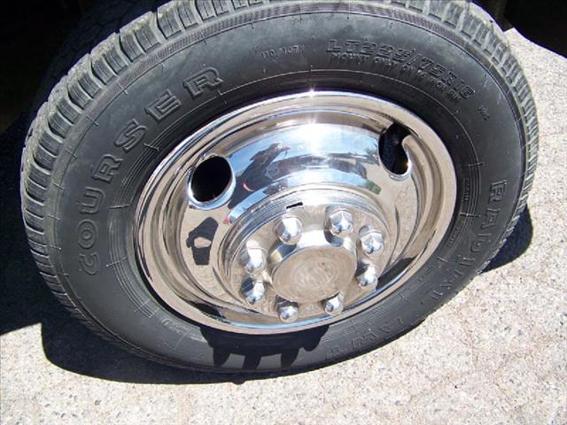 Chevrolet C3500 1999 photo 18