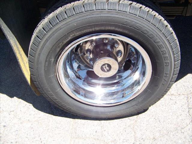 Chevrolet C3500 1999 photo 2