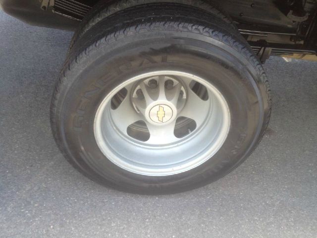 Chevrolet C3500 2008 photo 2