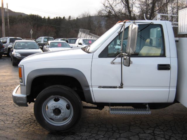 Chevrolet C3500HD 2000 photo 2