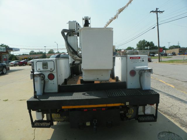 Chevrolet C3500 bucket truck 35 ft 1998 photo 2