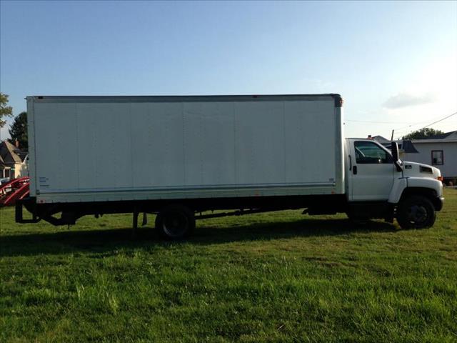 Chevrolet C6500 26A Cargo Van