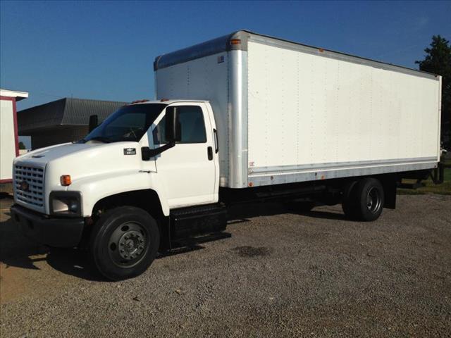 Chevrolet C6500 2004 photo 1