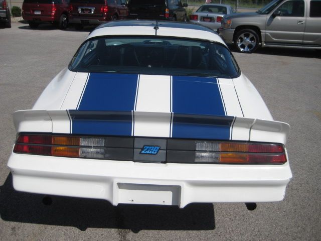 Chevrolet Camaro 1981 photo 1