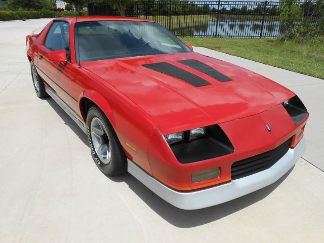 Chevrolet Camaro 1985 photo 1