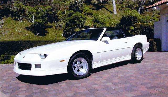 Chevrolet Camaro 1988 photo 1