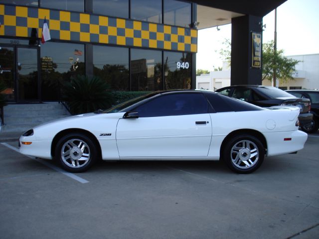 Chevrolet Camaro 1996 photo 2