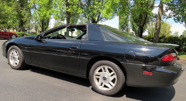 Chevrolet Camaro 1996 photo 1