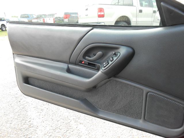 Chevrolet Camaro 1997 photo 1