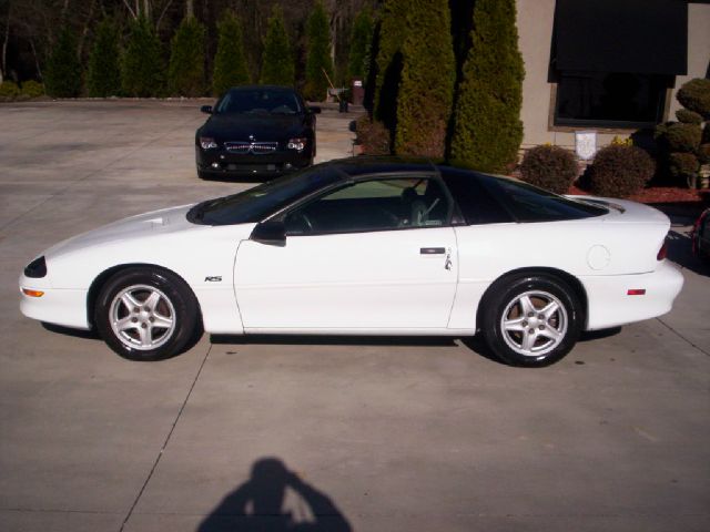 Chevrolet Camaro 1997 photo 1