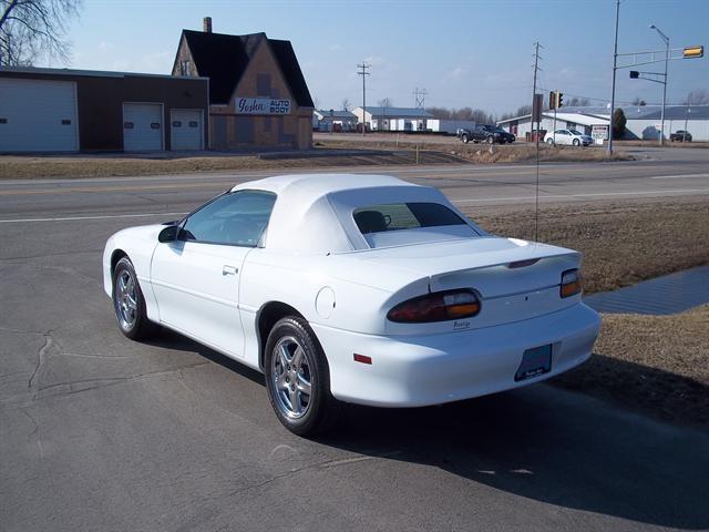Chevrolet Camaro 1999 photo 2