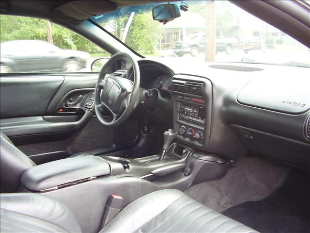 Chevrolet Camaro 2000 photo 2