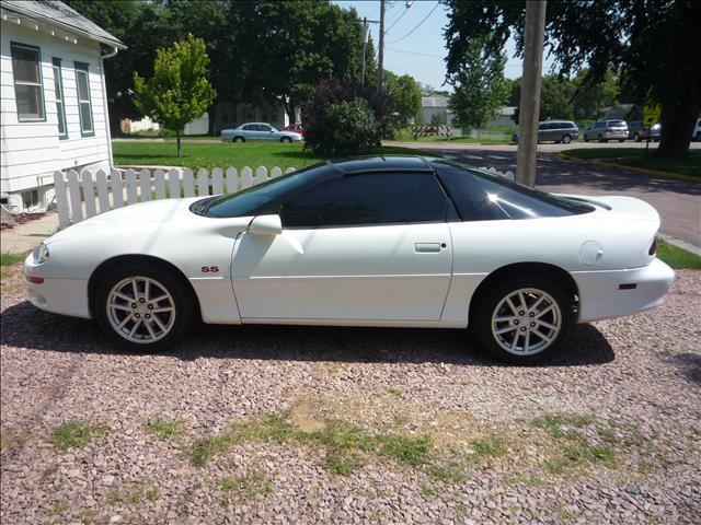 Chevrolet Camaro 2000 photo 3