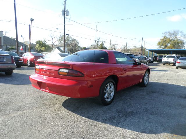 Chevrolet Camaro 2000 photo 4