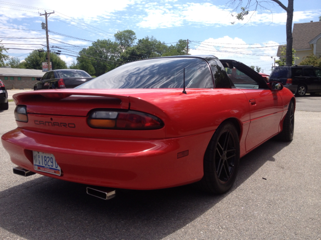 Chevrolet Camaro 2000 photo 1
