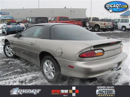 Chevrolet Camaro 2001 photo 3