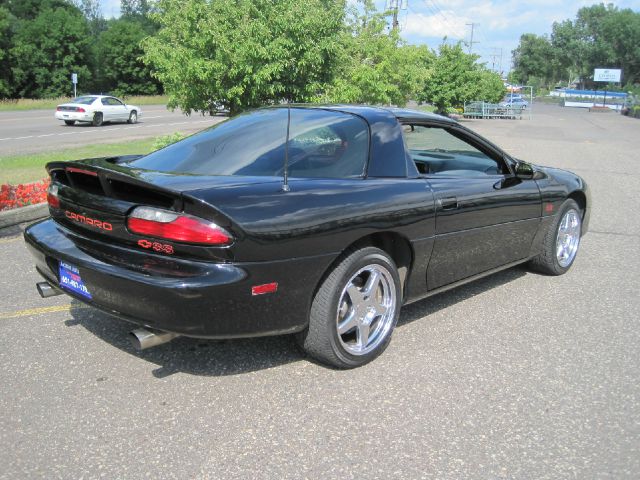 Chevrolet Camaro 2001 photo 1