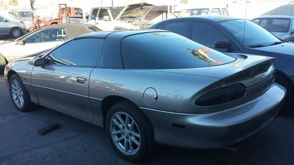 Chevrolet Camaro 2001 photo 1