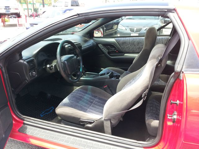 Chevrolet Camaro 2001 photo 1