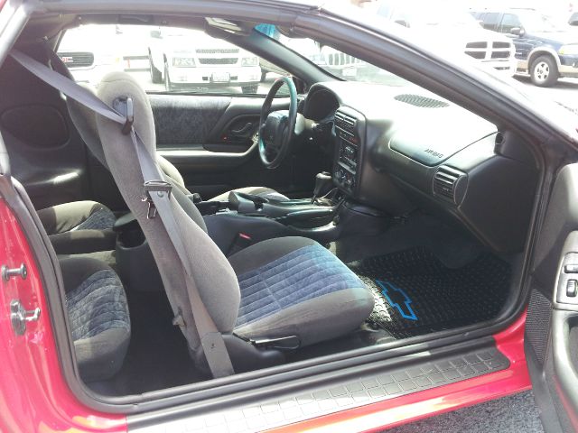 Chevrolet Camaro 2001 photo 4