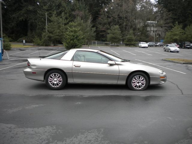 Chevrolet Camaro 2001 photo 2