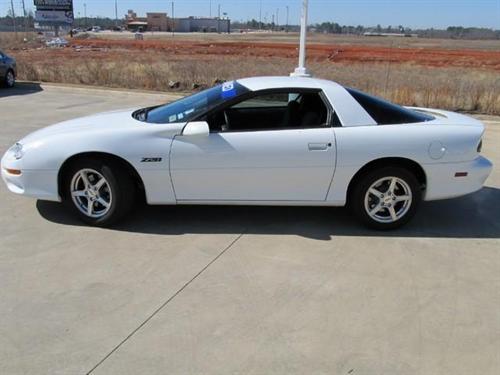 Chevrolet Camaro 2001 photo 3
