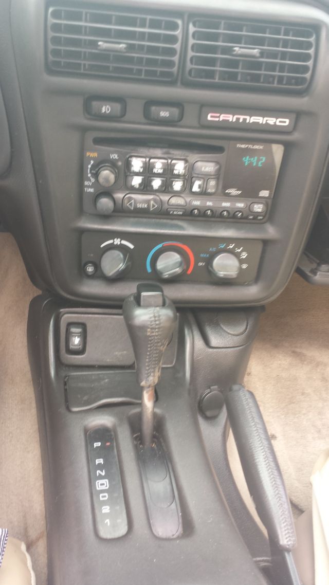 Chevrolet Camaro 2001 photo 14