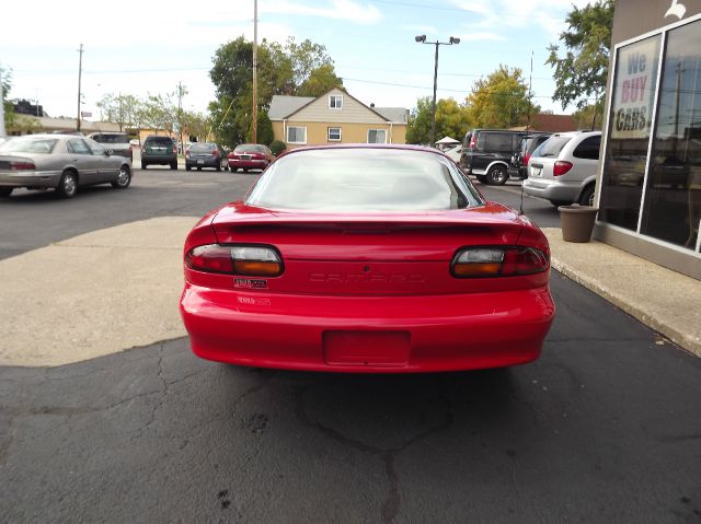 Chevrolet Camaro 2002 photo 2